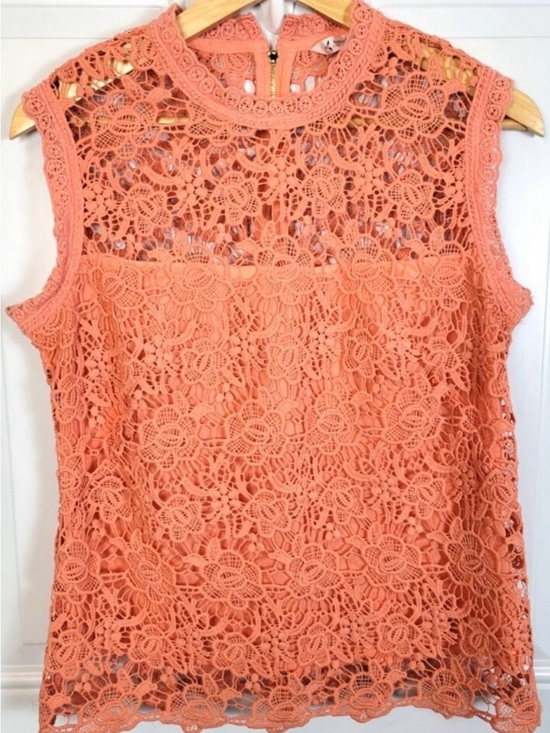 Nanette Lepore Tops - Nanette Lepore Pink Sleeveless Floral Crochet Lace top size large